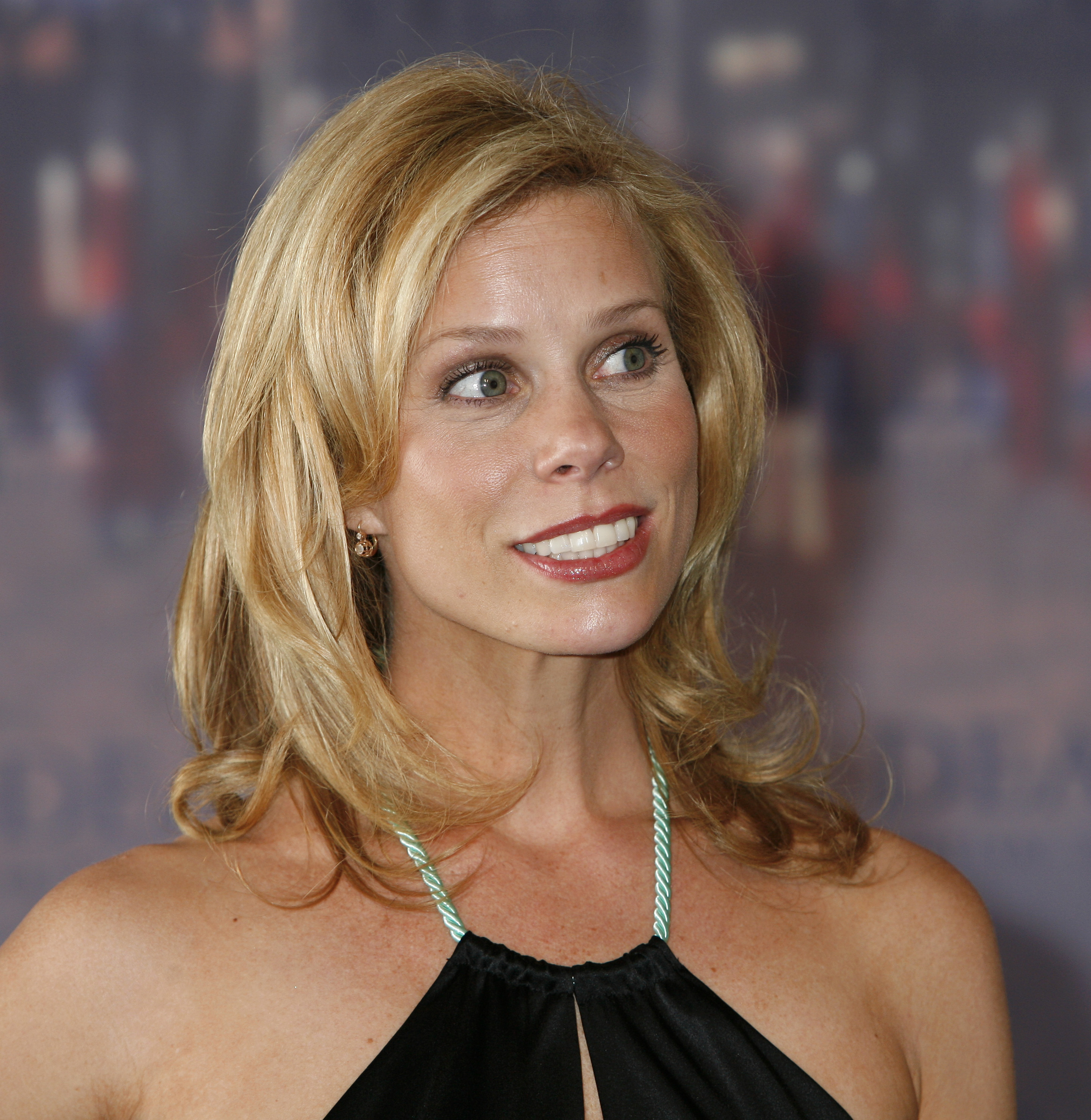 Cheryl Hines Eyes Surgerystars 