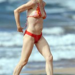Julie Bowen bikini